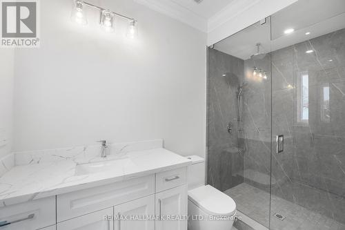 42 Agar Crescent, Toronto, ON - Indoor Photo Showing Bathroom