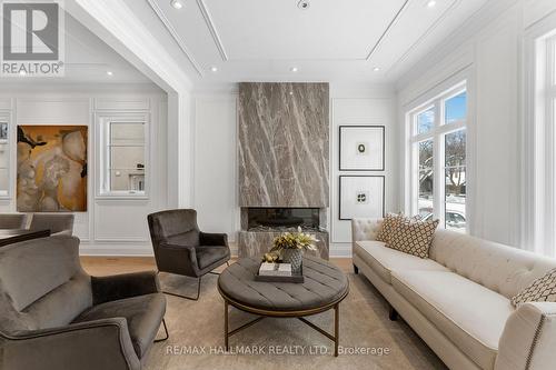 42 Agar Crescent, Toronto, ON - Indoor Photo Showing Living Room