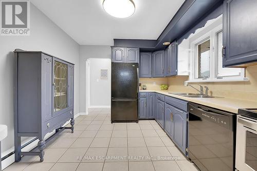 4299 East Avenue, Lincoln, ON - Indoor Photo Showing Kitchen With Double Sink