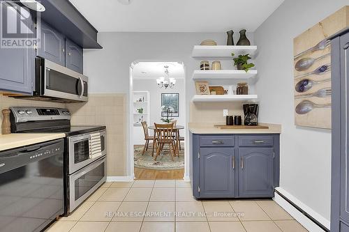 4299 East Avenue, Lincoln, ON - Indoor Photo Showing Kitchen