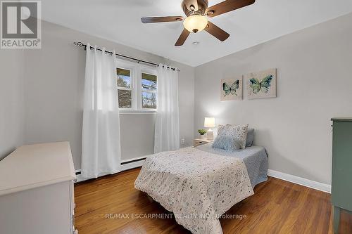 4299 East Avenue, Lincoln, ON - Indoor Photo Showing Bedroom