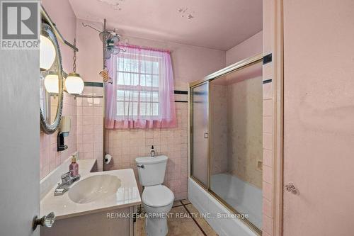 1A Cameron Avenue, Hamilton, ON - Indoor Photo Showing Bathroom