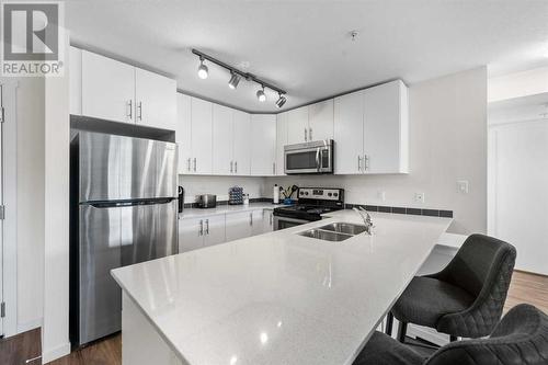 4202, 181 Skyview Ranch Manor Ne, Calgary, AB - Indoor Photo Showing Kitchen With Double Sink With Upgraded Kitchen