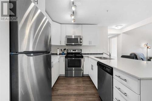 4202, 181 Skyview Ranch Manor Ne, Calgary, AB - Indoor Photo Showing Kitchen With Double Sink With Upgraded Kitchen