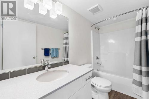 4202, 181 Skyview Ranch Manor Ne, Calgary, AB - Indoor Photo Showing Bathroom