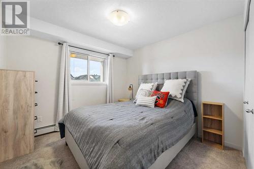 4202, 181 Skyview Ranch Manor Ne, Calgary, AB - Indoor Photo Showing Bedroom