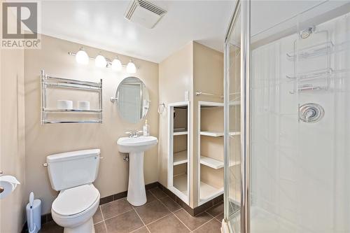 1197 Thomas Drive, Sarnia, ON - Indoor Photo Showing Bathroom