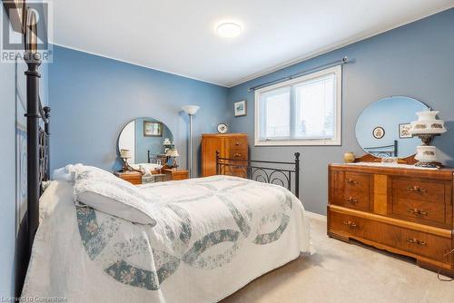 1056 Dowland Crescent, Burlington, ON - Indoor Photo Showing Bedroom