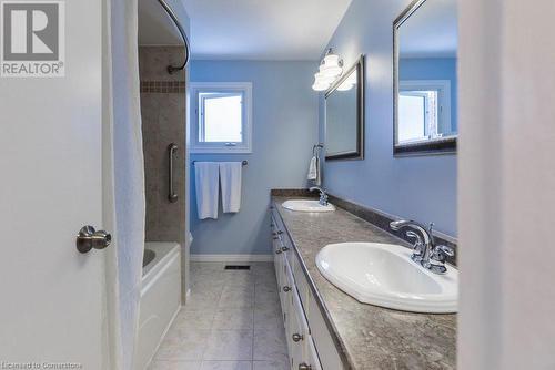 1056 Dowland Crescent, Burlington, ON - Indoor Photo Showing Bathroom