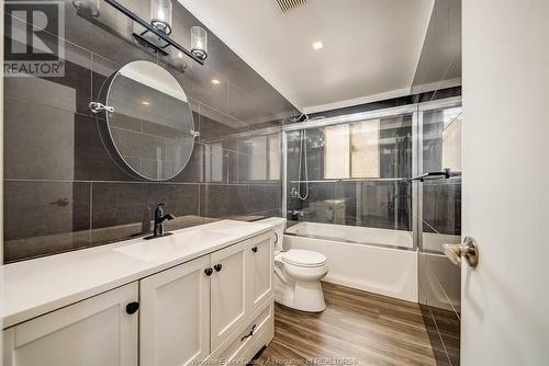 1172 Goyeau Street, Windsor, ON - Indoor Photo Showing Bathroom