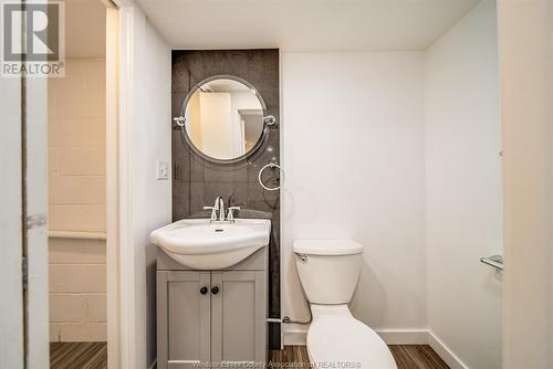 1172 Goyeau Street, Windsor, ON - Indoor Photo Showing Bathroom