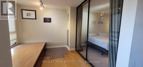 1606 - 77 Carlton Street, Toronto, ON - Indoor