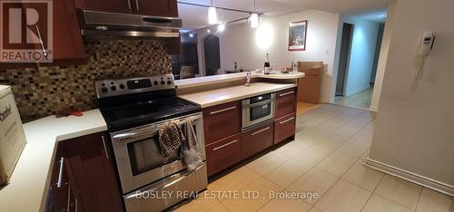 1606 - 77 Carlton Street, Toronto, ON - Indoor Photo Showing Kitchen