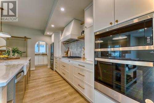 1027 Mount Burnham Road, Vernon, BC - Indoor Photo Showing Kitchen With Upgraded Kitchen