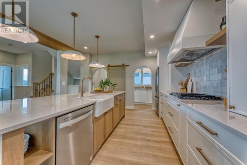 1027 Mount Burnham Road, Vernon, BC - Indoor Photo Showing Kitchen With Upgraded Kitchen