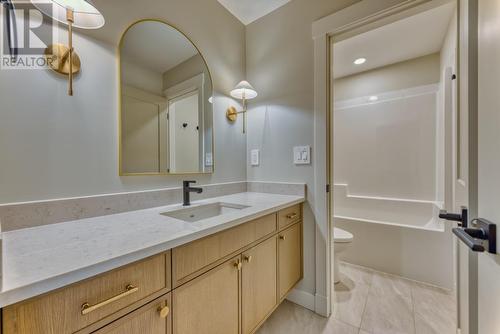 1027 Mount Burnham Road, Vernon, BC - Indoor Photo Showing Bathroom