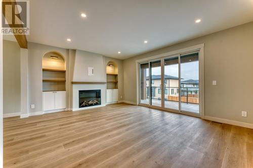 1027 Mount Burnham Road, Vernon, BC - Indoor Photo Showing Living Room With Fireplace