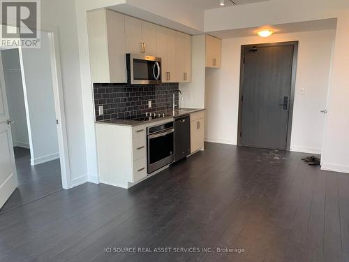 707 - 2799 Kingston Road, Toronto, ON - Indoor Photo Showing Kitchen