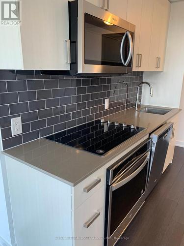 707 - 2799 Kingston Road, Toronto, ON - Indoor Photo Showing Kitchen