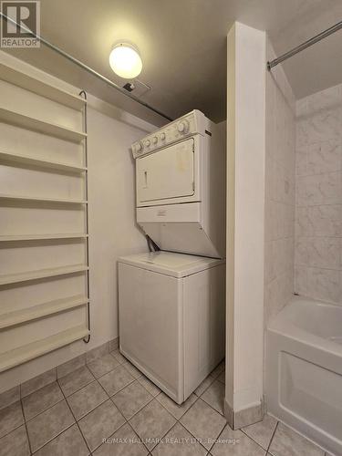 2201 - 61 Town Centre Court, Toronto, ON - Indoor Photo Showing Laundry Room