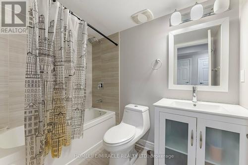 13 Nutwood Way, Brampton, ON - Indoor Photo Showing Bathroom