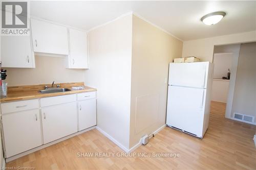 1111 Beattie Street, North Bay, ON - Indoor Photo Showing Kitchen