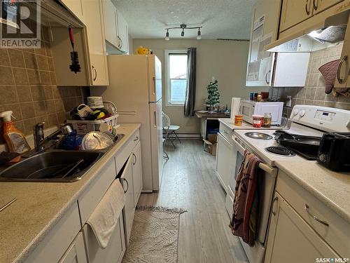 8 511 Studer Street, La Ronge, SK - Indoor Photo Showing Kitchen