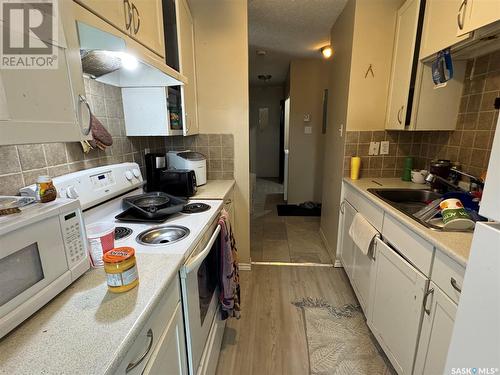 8 511 Studer Street, La Ronge, SK - Indoor Photo Showing Kitchen