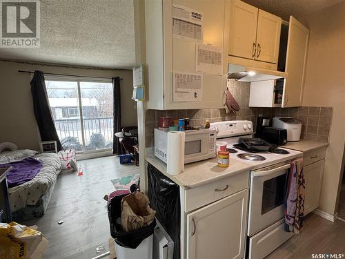 8 511 Studer Street, La Ronge, SK - Indoor Photo Showing Kitchen