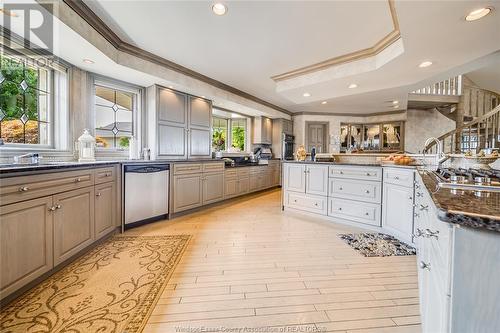 13018 Riverside Drive, Tecumseh, ON - Indoor Photo Showing Kitchen