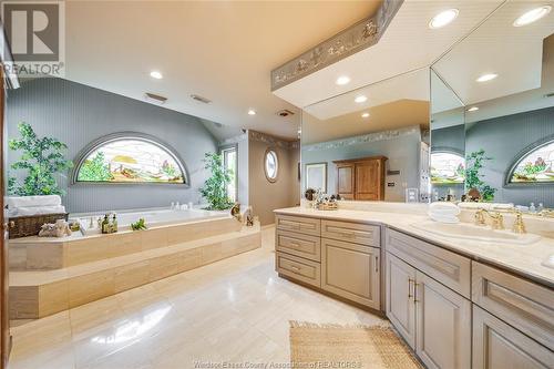 13018 Riverside Drive, Tecumseh, ON - Indoor Photo Showing Bathroom