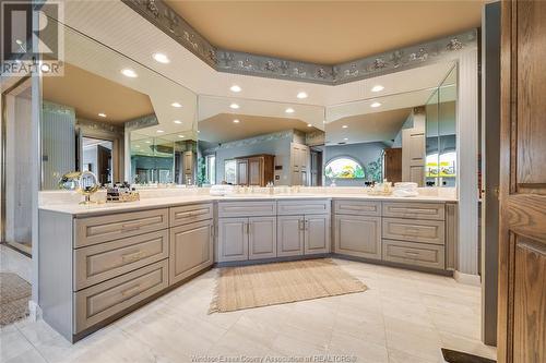 13018 Riverside Drive, Tecumseh, ON - Indoor Photo Showing Bathroom