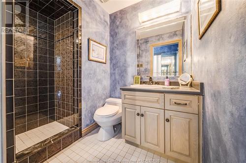 13018 Riverside Drive, Tecumseh, ON - Indoor Photo Showing Bathroom