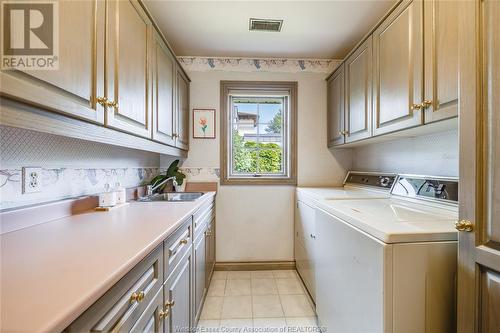 13018 Riverside Drive, Tecumseh, ON - Indoor Photo Showing Laundry Room