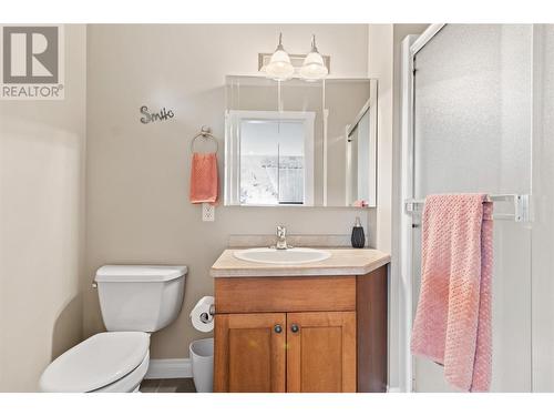 801 20 Street Ne Unit# 36, Salmon Arm, BC - Indoor Photo Showing Bathroom