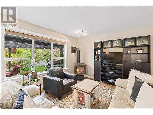 801 20 Street Ne Unit# 36, Salmon Arm, BC - Indoor Photo Showing Living Room With Fireplace