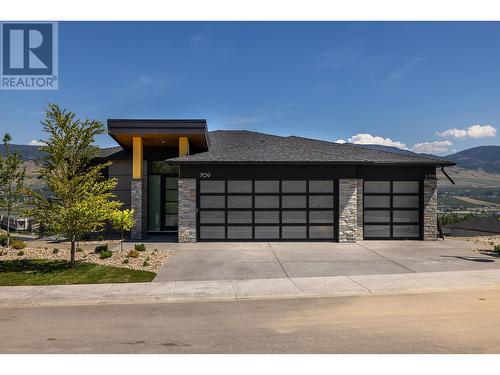 709 Carleton Street, Kelowna, BC - Outdoor With Facade