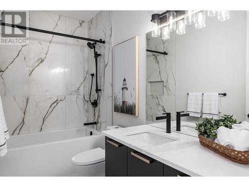 709 Carleton Street, Kelowna, BC - Indoor Photo Showing Bathroom