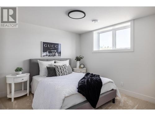 709 Carleton Street, Kelowna, BC - Indoor Photo Showing Bedroom