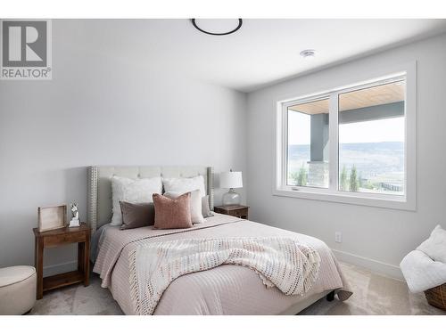 709 Carleton Street, Kelowna, BC - Indoor Photo Showing Bedroom