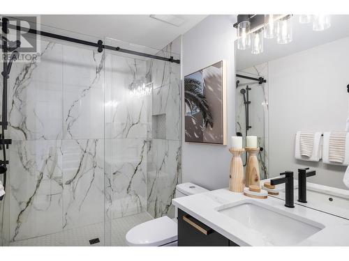 709 Carleton Street, Kelowna, BC - Indoor Photo Showing Bathroom