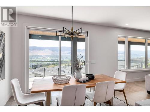 709 Carleton Street, Kelowna, BC - Indoor Photo Showing Dining Room