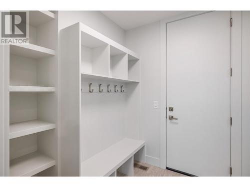 789 Carleton Street, Kelowna, BC - Indoor With Storage