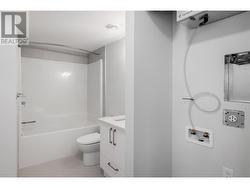 Suite bathroom/laundry - 