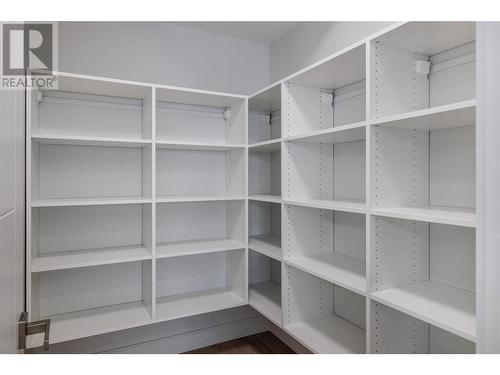 789 Carleton Street, Kelowna, BC - Indoor With Storage