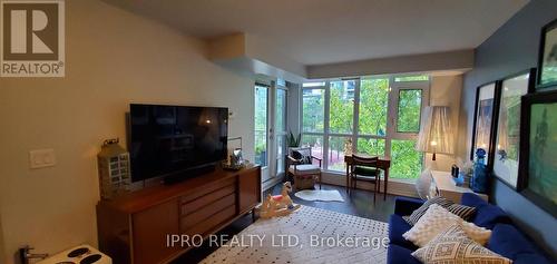 312 - 35 Bastion Street, Toronto, ON - Indoor Photo Showing Living Room