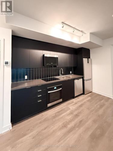 2920 Highway 7 W, Vaughan, ON - Indoor Photo Showing Kitchen