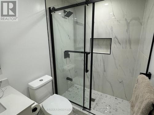 35 Vettese Court, Markham, ON - Indoor Photo Showing Bathroom