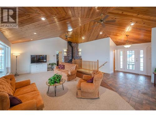 120 Panorama Ridge Road, Penticton, BC - Indoor Photo Showing Living Room