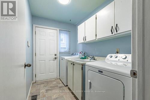 1056 Dowland Crescent, Burlington, ON - Indoor Photo Showing Laundry Room